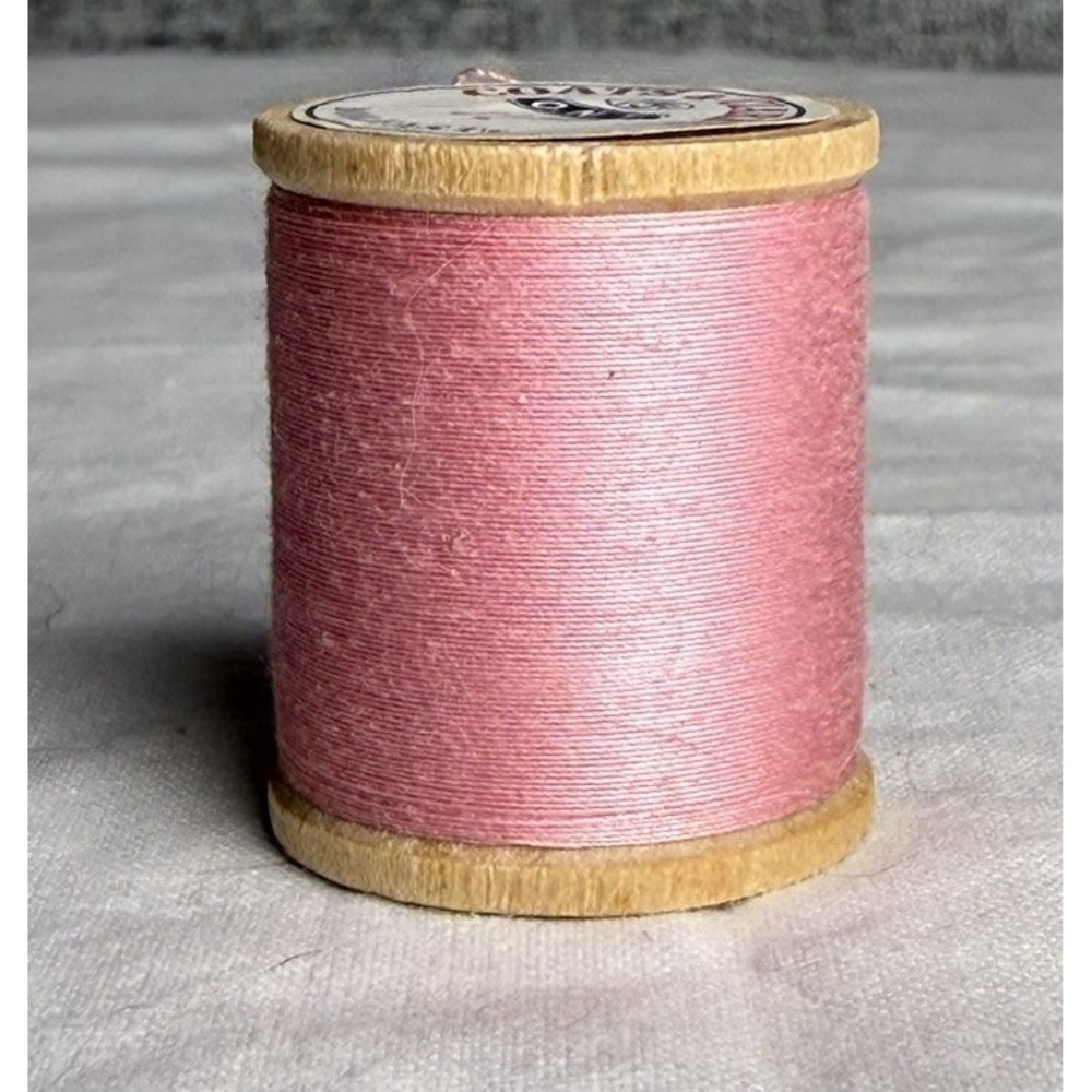 Vintage NEW Coats & Clark's 125 Yards #32 Rose Pink Thread Wooden Spool